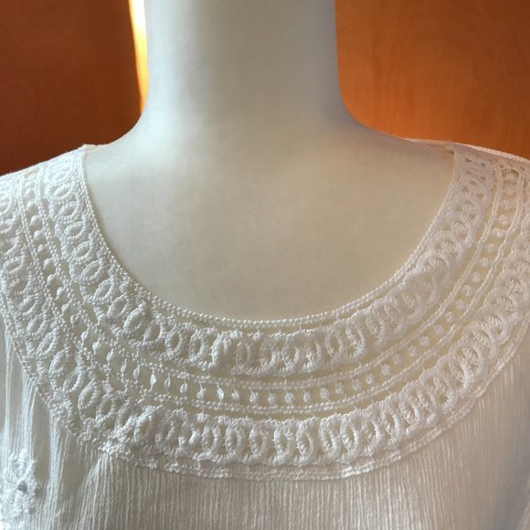 Alfred Dunner White Short Sleeve Woman's Top - Picture 4 of 14